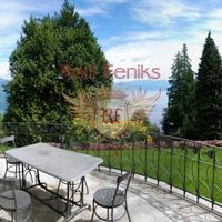 Вилла в Италии, Тронцано-Лаго-Маджоре, 583 кв.м.