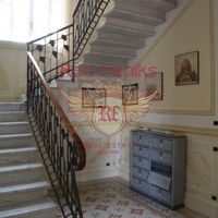 Вилла в Италии, Тронцано-Лаго-Маджоре, 583 кв.м.