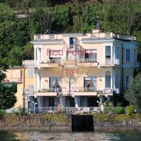 Вилла в Италии, Тронцано-Лаго-Маджоре, 795 кв.м.