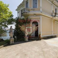 Вилла в Италии, Тронцано-Лаго-Маджоре, 795 кв.м.