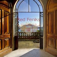 Вилла в Италии, Тронцано-Лаго-Маджоре, 700 кв.м.