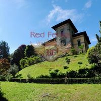 Вилла в Италии, Тронцано-Лаго-Маджоре, 800 кв.м.