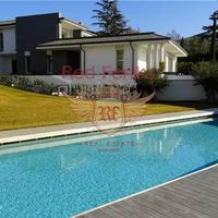 Apartment in Italy, Garda, 320 sq.m.