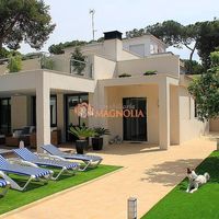 Villa at the seaside in Spain, Catalunya, Barcelona, 335 sq.m.