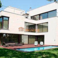 Villa at the seaside in Spain, Catalunya, Barcelona, 690 sq.m.