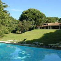 Вилла в горах, у моря в Испании, Каталония, Барселона, 900 кв.м.