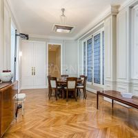 Flat in France, Paris, 157 sq.m.