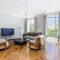 Flat in France, Paris, 157 sq.m.
