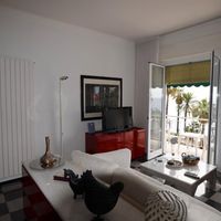 Flat at the seaside in Italy, San Remo, 100 sq.m.