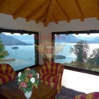 Вилла в Италии, Тронцано-Лаго-Маджоре