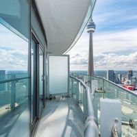 Апартаменты в большом городе в Канаде, Торонто, 70 кв.м.