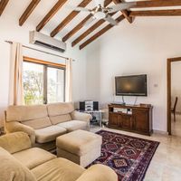 Bungalow in Republic of Cyprus, Eparchia Pafou, 215 sq.m.