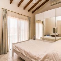 Bungalow in Republic of Cyprus, Eparchia Pafou, 215 sq.m.