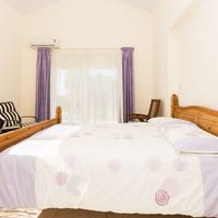 Вилла на Кипре, Полис