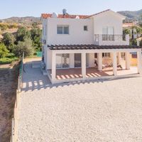 Вилла на Кипре, Полис