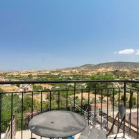 Вилла на Кипре, Полис