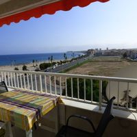 Апартаменты в большом городе, на спа-курорте, у моря в Испании, Валенсия, Торревьеха, 55 кв.м.