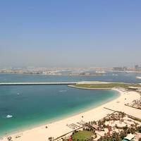 Flat at the first line of the sea / lake in United Arab Emirates, Dubai, 286 sq.m.