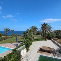 Вилла на первой линии моря/озера на Кипре, Пафос, Полис, 250 кв.м.