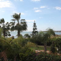 Villa at the first line of the sea / lake in Republic of Cyprus, Eparchia Pafou, Polis, 135 sq.m.