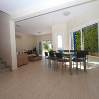 Вилла на первой линии моря/озера на Кипре, Протарас, 158 кв.м.