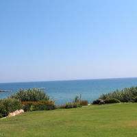 Вилла на первой линии моря/озера на Кипре, Протарас, 158 кв.м.