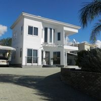 Villa at the seaside in Republic of Cyprus, Pegeia, 195 sq.m.