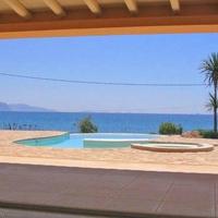 House at the first line of the sea / lake in Greece, Attica, Athens, 300 sq.m.