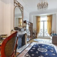 Flat in France, Paris, 236 sq.m.