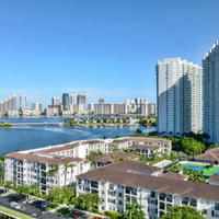 Пентхаус в центре города, на первой линии моря/озера в США, Миссури, Флорида, 280 кв.м.