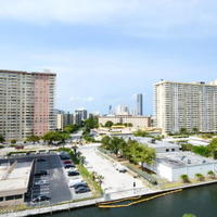 Квартира в центре города, на первой линии моря/озера в США, Флорида,  Багама Бич, 95 кв.м.