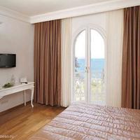 Вилла на первой линии моря/озера в Турции, 260 кв.м.