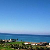 Вилла на второй линии моря/озера, в пригороде на Кипре, Полистипос