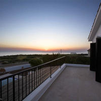 Villa at the second line of the sea / lake, at the first line of the sea / lake in Republic of Cyprus, Eparchia Pafou, 200 sq.m.