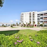 Apartment at the first line of the sea / lake, in the suburbs in Spain, Balearic Islands, Palma, 156 sq.m.