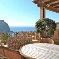 Penthouse at the second line of the sea / lake in Spain, Balearic Islands, Palma, 200 sq.m.