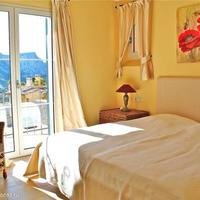 Penthouse at the second line of the sea / lake in Spain, Balearic Islands, Palma, 200 sq.m.