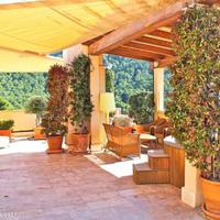 Penthouse at the second line of the sea / lake in Spain, Balearic Islands, Palma, 200 sq.m.