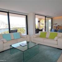 Flat at the first line of the sea / lake in Spain, Balearic Islands, Palma, 184 sq.m.