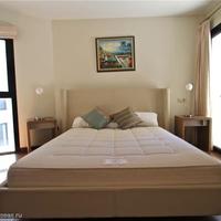 Flat at the first line of the sea / lake in Spain, Balearic Islands, Palma, 184 sq.m.