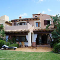 Villa at the first line of the sea / lake in Spain, Balearic Islands, Palma, 210 sq.m.