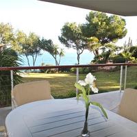 Flat at the first line of the sea / lake in Spain, Balearic Islands, Palma, 248 sq.m.