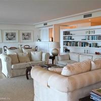 Flat at the first line of the sea / lake in Spain, Balearic Islands, Palma, 248 sq.m.