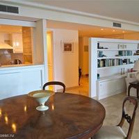 Flat at the first line of the sea / lake in Spain, Balearic Islands, Palma, 248 sq.m.