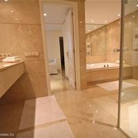 Flat at the first line of the sea / lake in Spain, Balearic Islands, Palma, 248 sq.m.