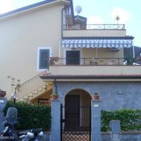 Townhouse at the second line of the sea / lake, in the suburbs in Italy, Vibo Valentia, 90 sq.m.