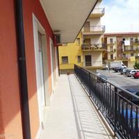 Апартаменты на второй линии моря/озера, в центре города в Италии, Вибо-Валентия, 116 кв.м.