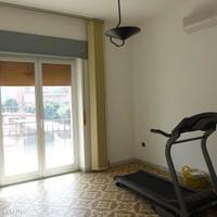 Апартаменты на второй линии моря/озера, в центре города в Италии, Вибо-Валентия, 116 кв.м.