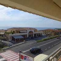 Apartment at the second line of the sea / lake in Italy, Vibo Valentia, 90 sq.m.