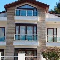Villa at the second line of the sea / lake, in the city center in Turkey, 200 sq.m.